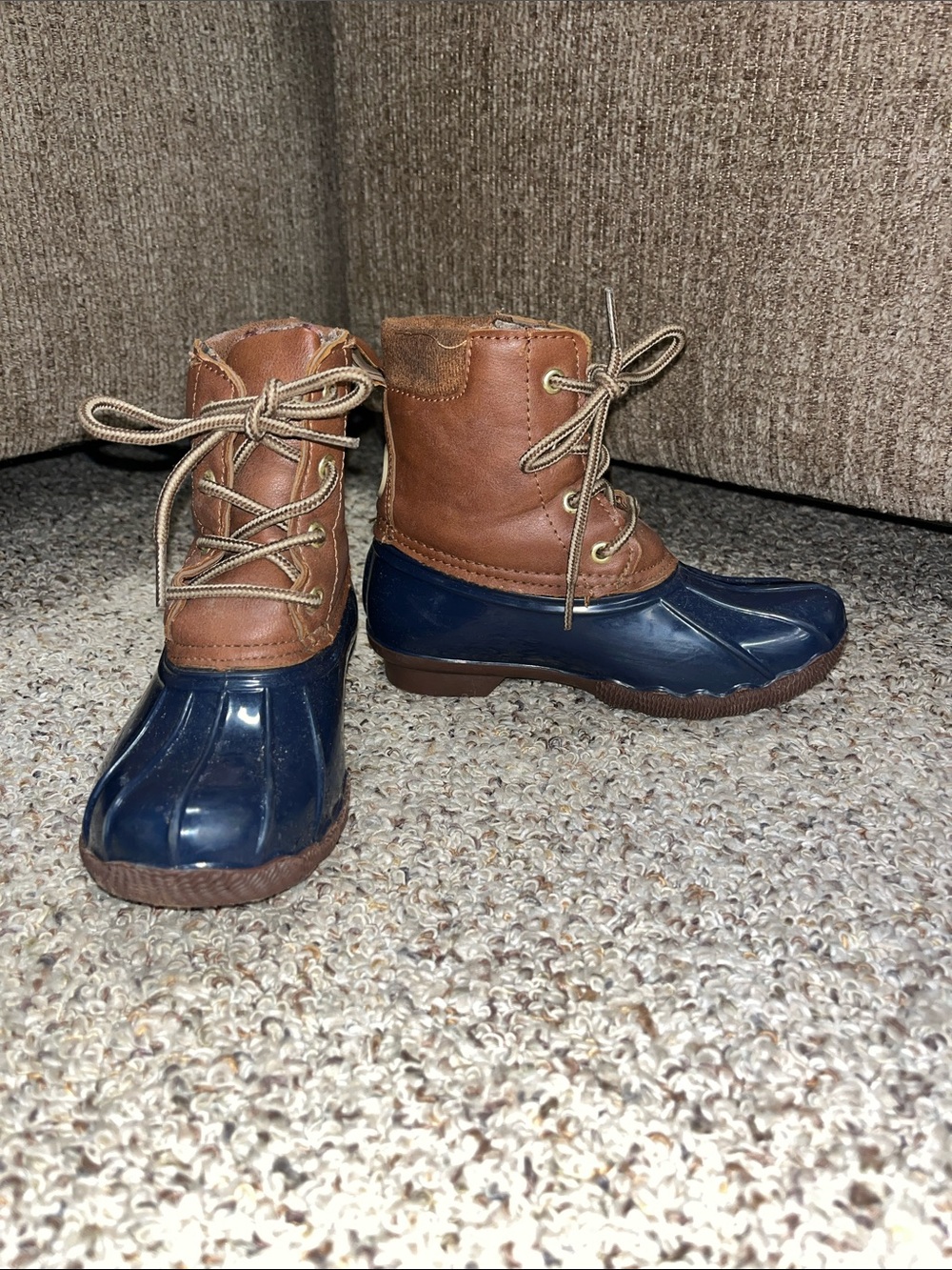 Adrienne Vittadini Kids Two-Tone Duck Boots in Brown and Navy